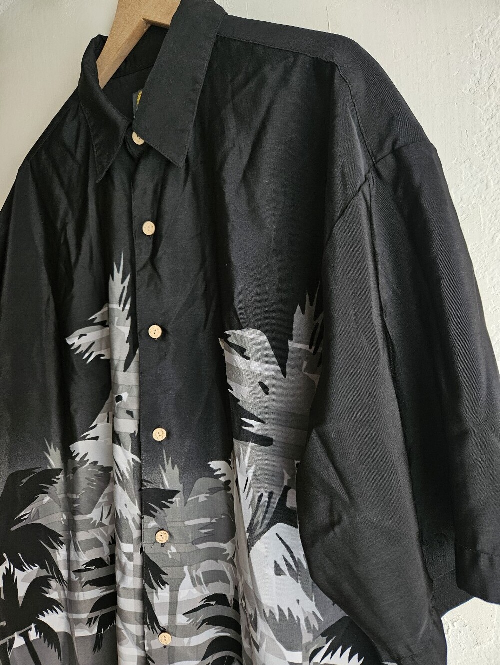 button up shirt - Picture 2 of 4
